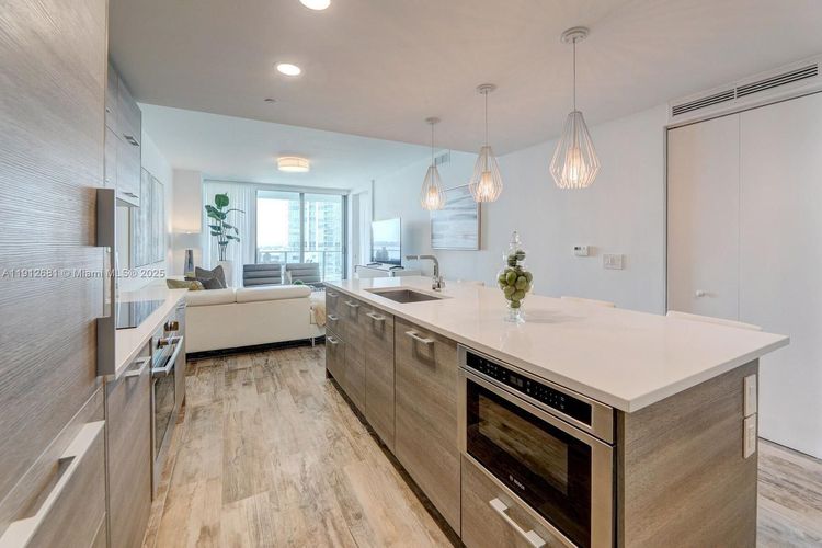 Paraiso Bay #1002 image #18