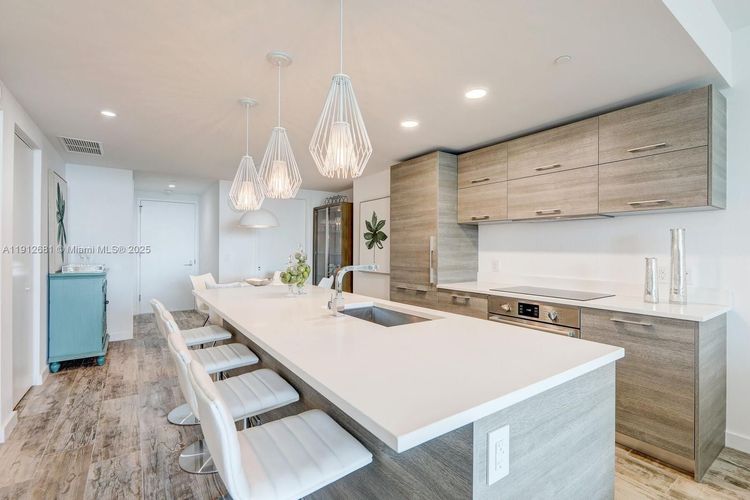 Paraiso Bay #1002 image #19