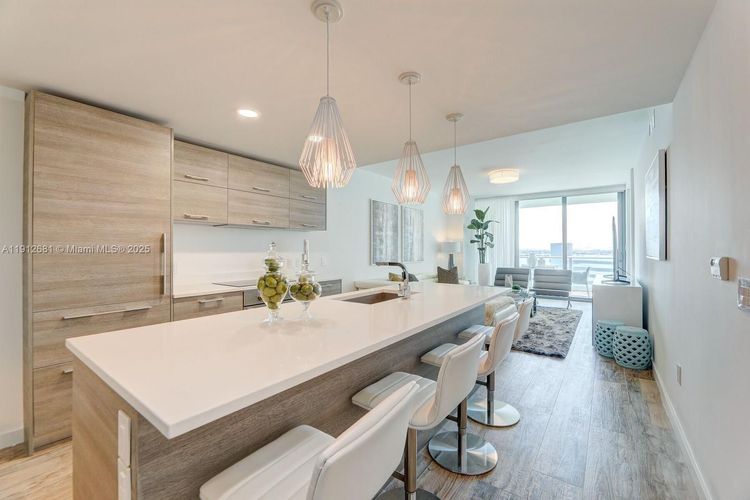 Paraiso Bay #1002 image #21