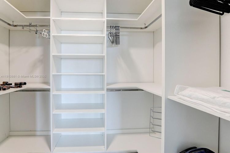 Paraiso Bay #1002 image #32