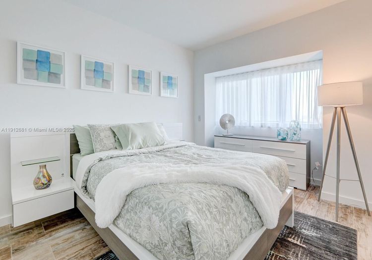 Paraiso Bay #1002 image #33