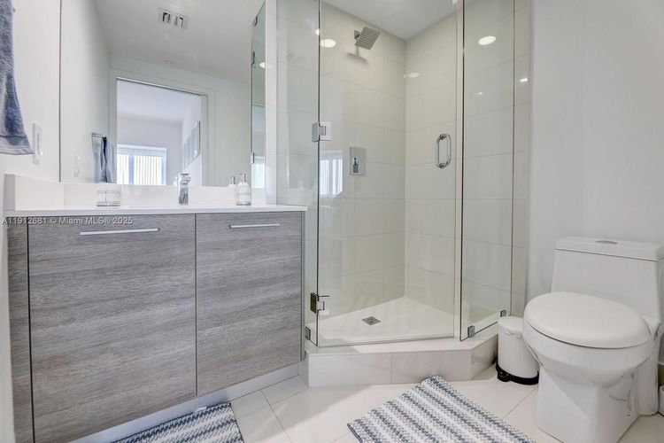 Paraiso Bay #1002 image #35