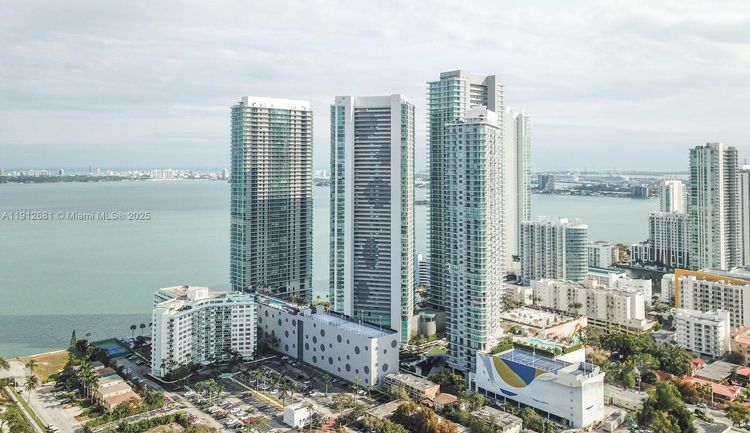 Paraiso Bay #1002 image #7