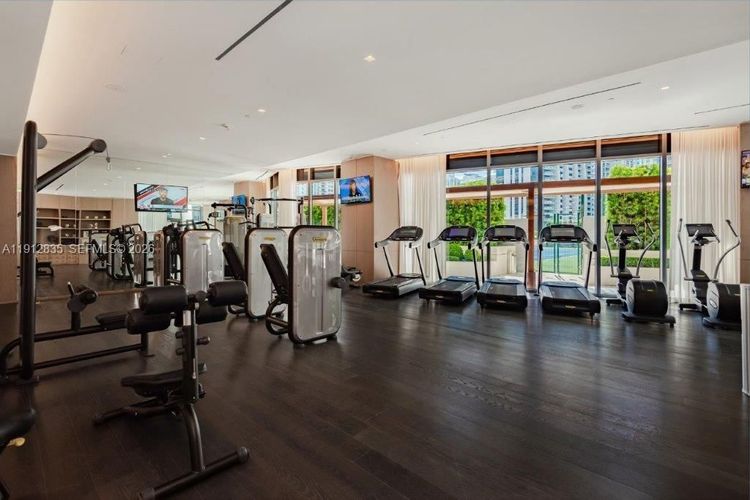 SLS Lux Brickell #5107 image #38