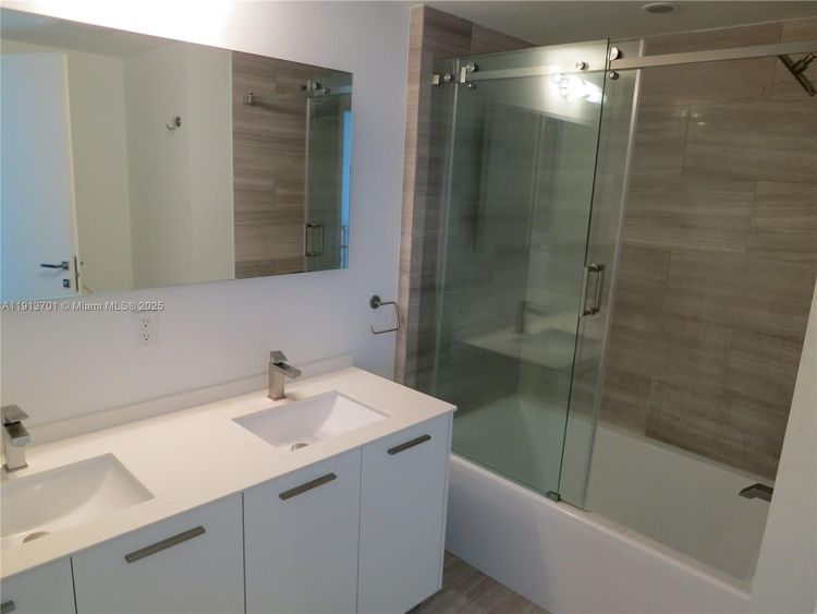 Brickell House #1110 image #8