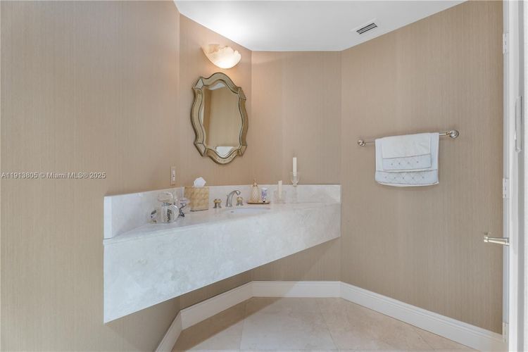 Williams Island 2600 #1605 image #16