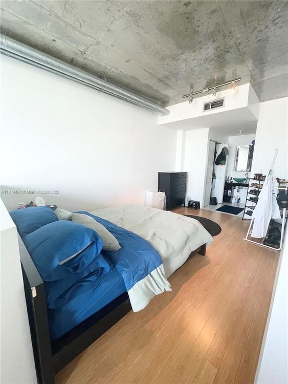 Neo Vertika #1513 image #9