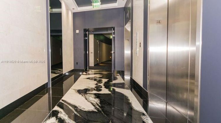 Carbonell #906 image #56