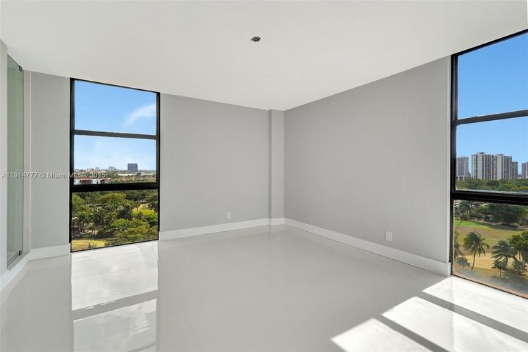 Coronado #1233 image #7