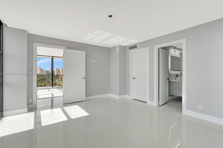 Coronado #1233 image #9