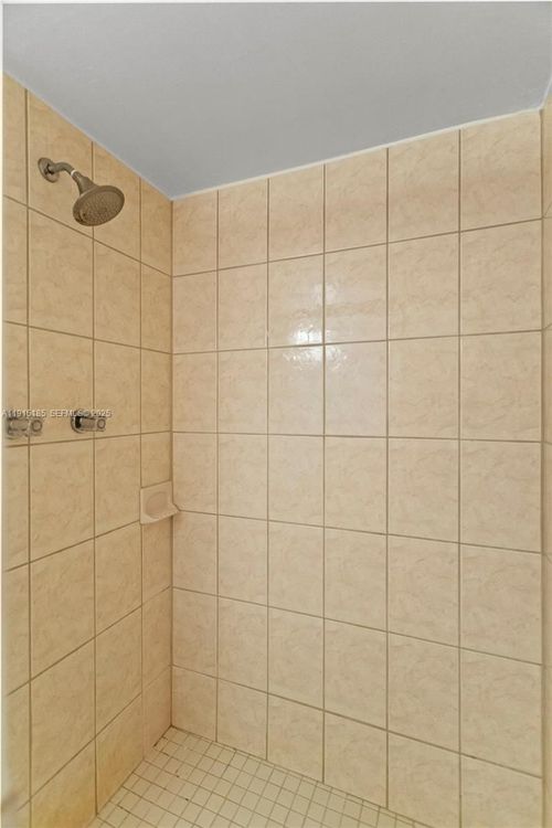 Allington Towers #11H image #31