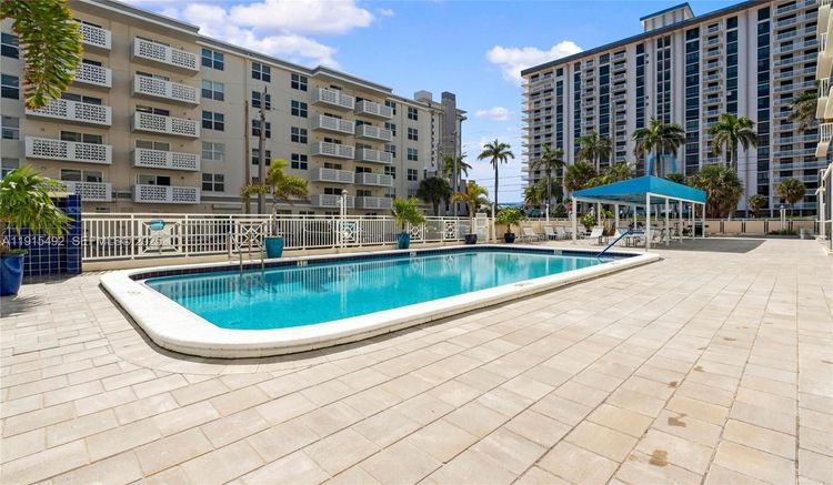 Hyde Park Towers #207 image #17