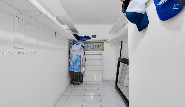 Hyde Park Towers #207 image #20