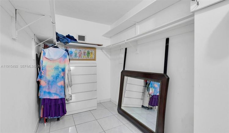 Hyde Park Towers #207 image #22