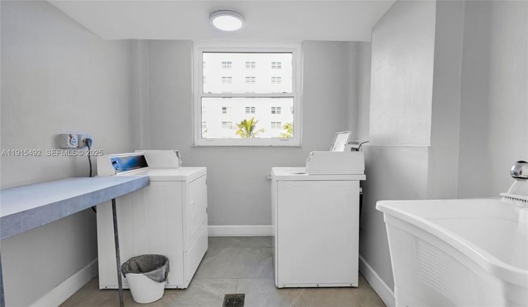 Hyde Park Towers #207 image #26