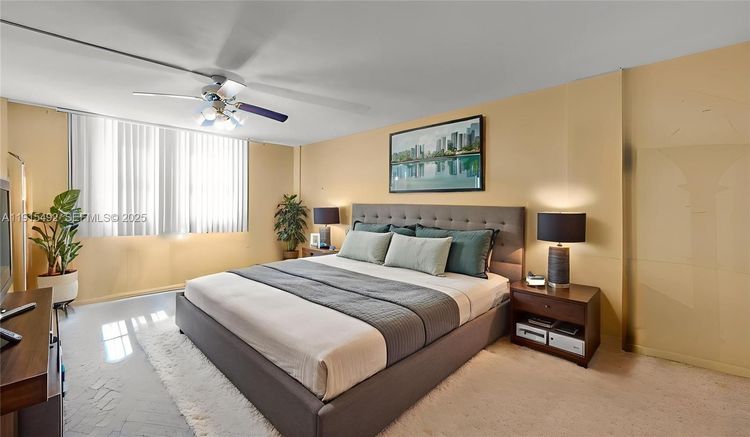 Hyde Park Towers #207 image #6