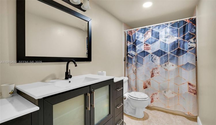 Hyde Park Towers #207 image #8