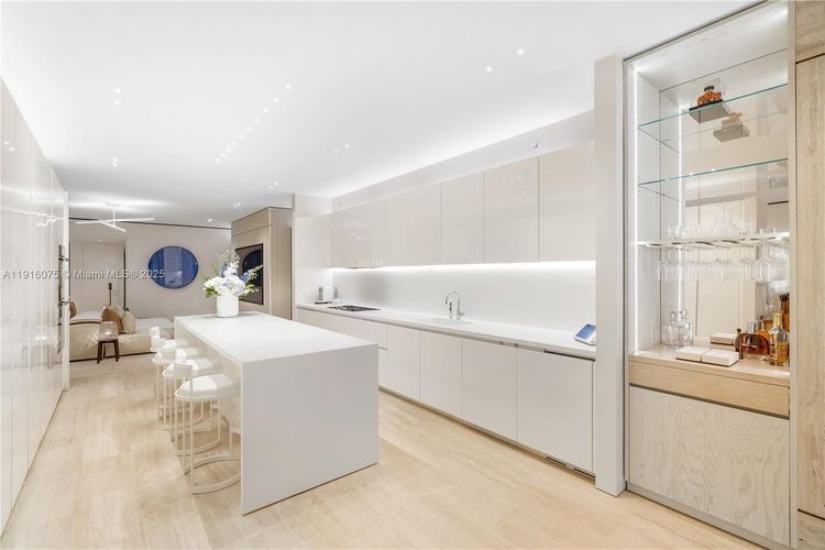 The Surf Club Four Seasons Hotel And Residences #S-207 image #6