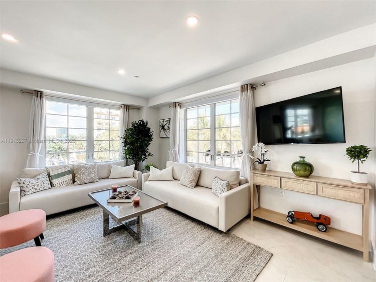 Carlyle Condo Hotel #4D image #10