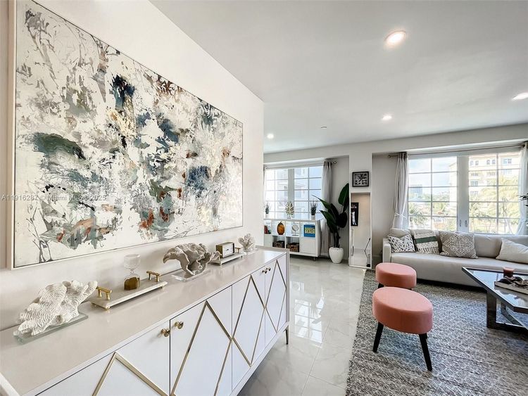 Carlyle Condo Hotel #4D image #11