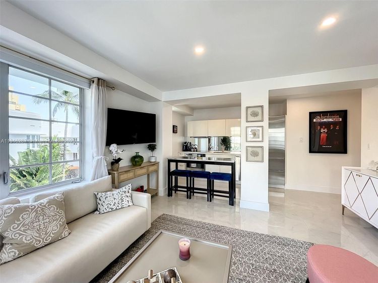 Carlyle Condo Hotel #4D image #12