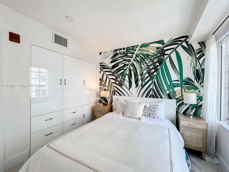 Carlyle Condo Hotel #4D image #17