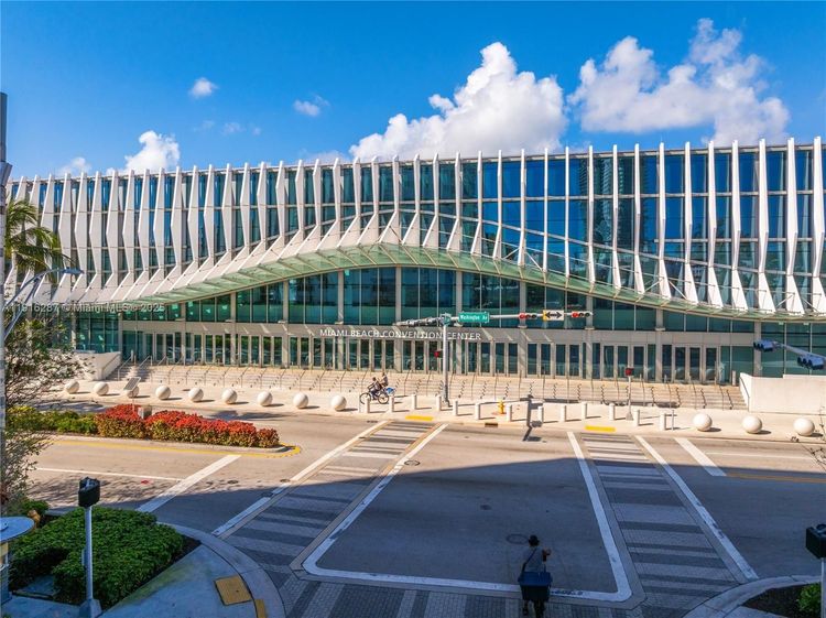 Carlyle Condo Hotel #4D image #28