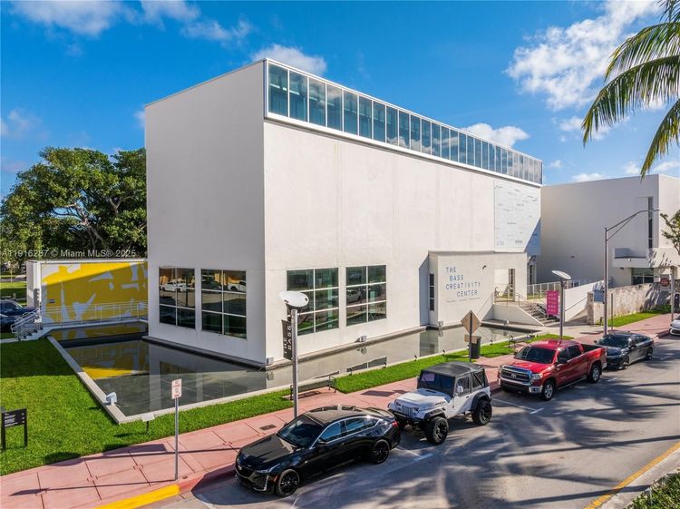 Carlyle Condo Hotel #4D image #31