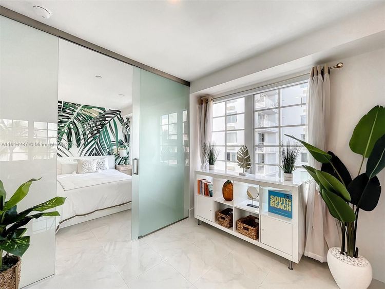 Carlyle Condo Hotel #4D image #8