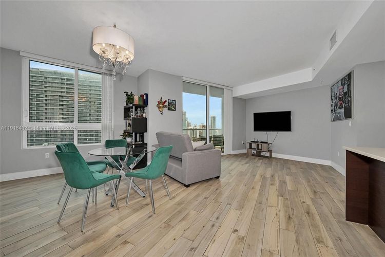 Quantum on the Bay #4019 image #10