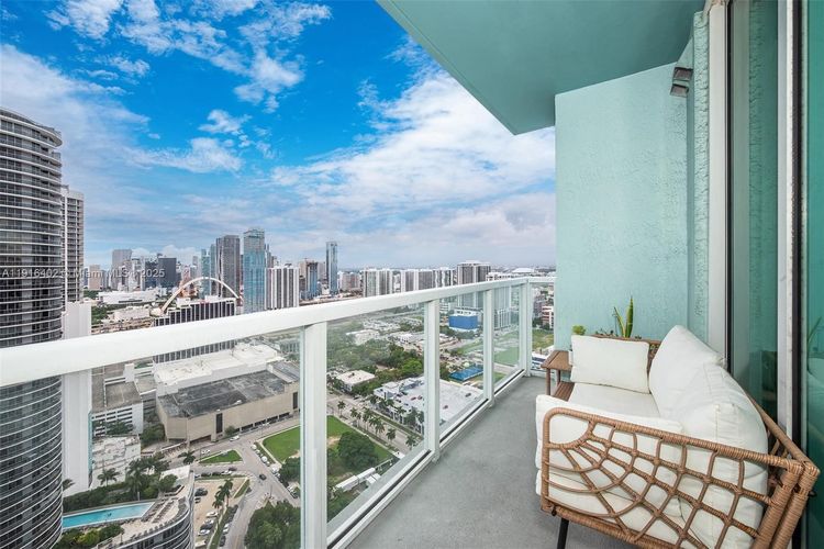 Quantum on the Bay #4019 image #20