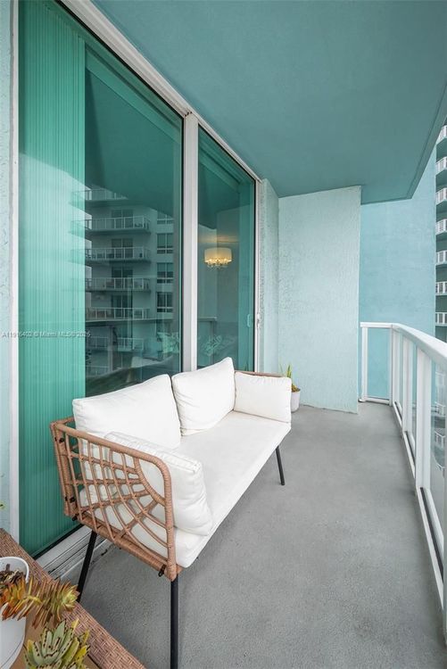 Quantum on the Bay #4019 image #25