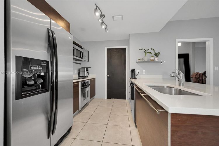 Quantum on the Bay #4019 image #7