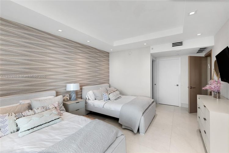 Porto Vita South Tower #1103 image #27