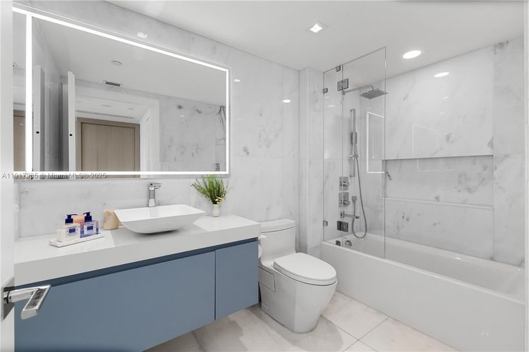 Porto Vita South Tower #1103 image #28