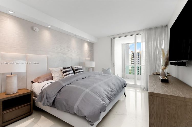 Porto Vita South Tower #1103 image #31