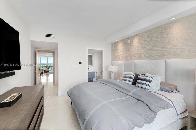 Porto Vita South Tower #1103 image #32