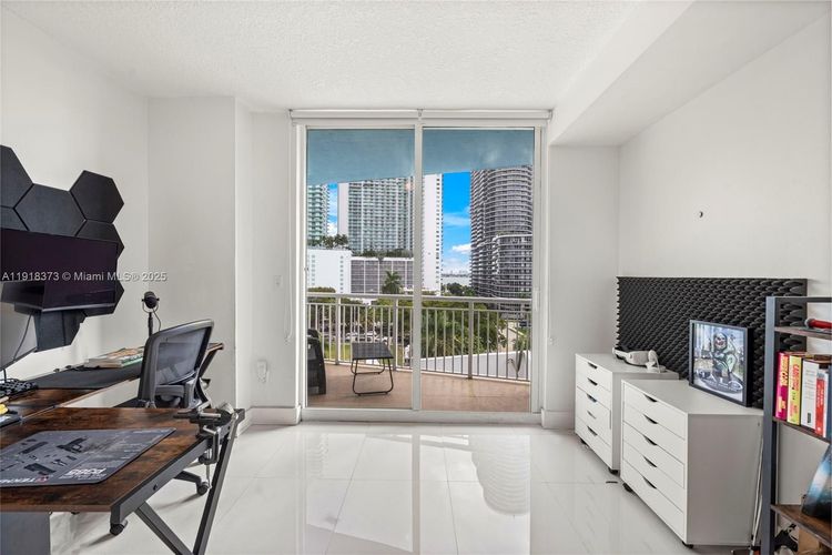 1800 Biscayne Plaza #708 image #13