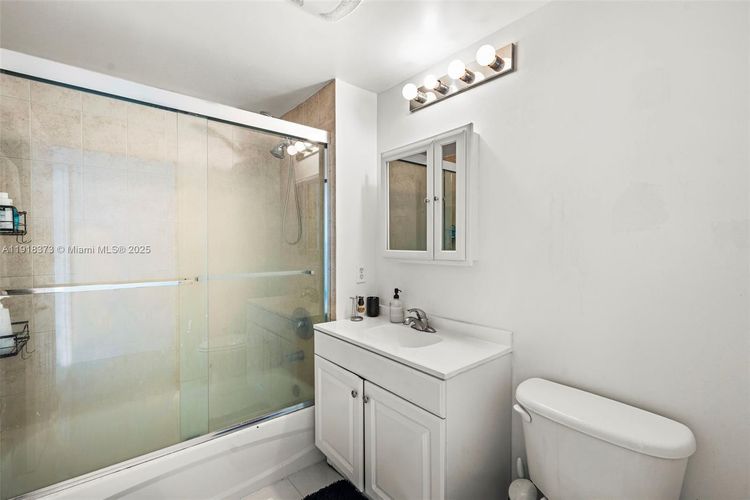 1800 Biscayne Plaza #708 image #17