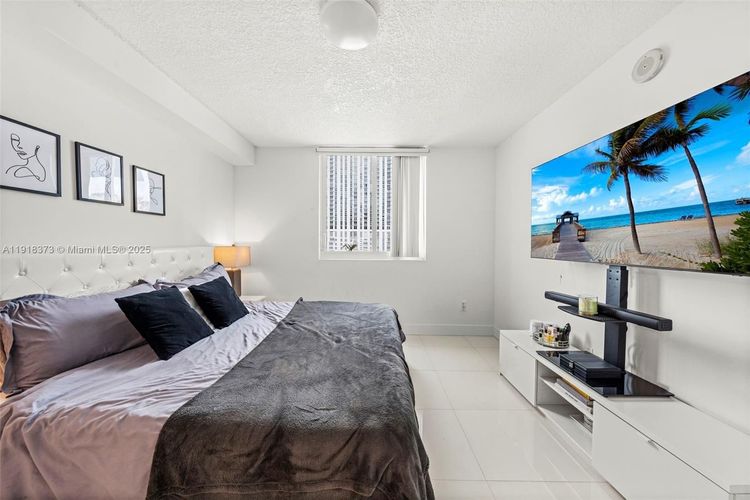 1800 Biscayne Plaza #708 image #20