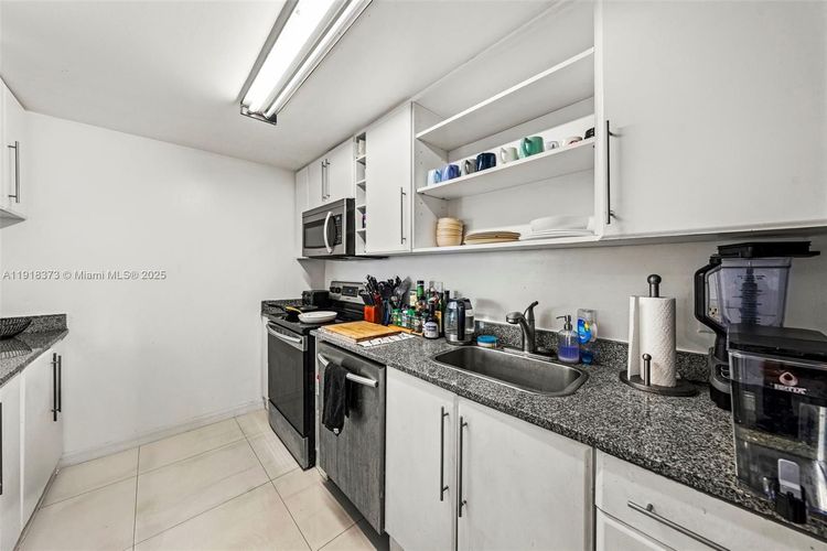1800 Biscayne Plaza #708 image #29