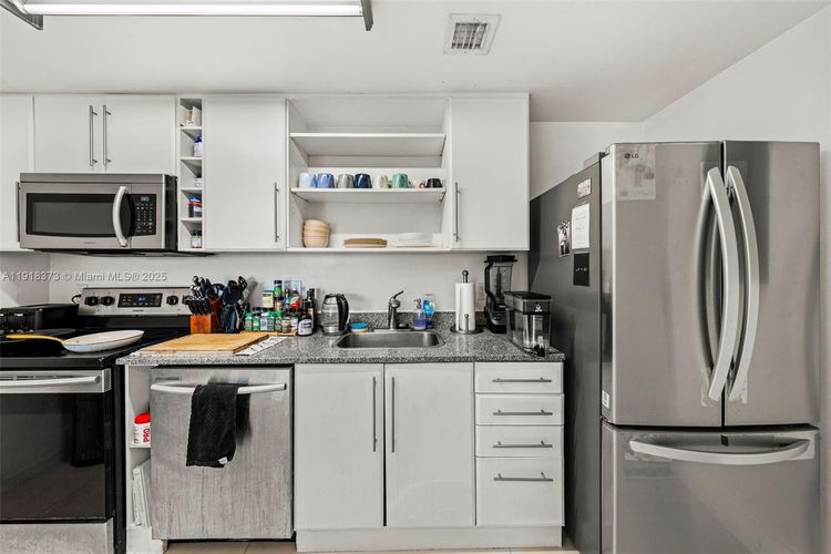 1800 Biscayne Plaza #708 image #30