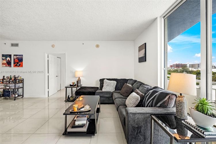 1800 Biscayne Plaza #708 image #32