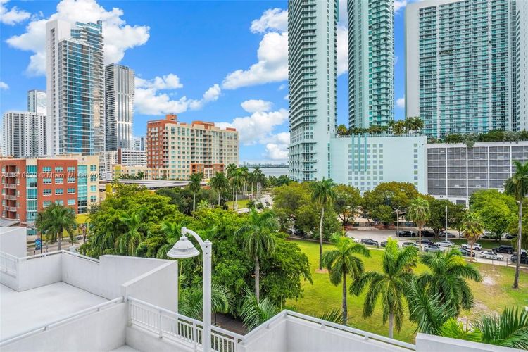 1800 Biscayne Plaza #708 image #6