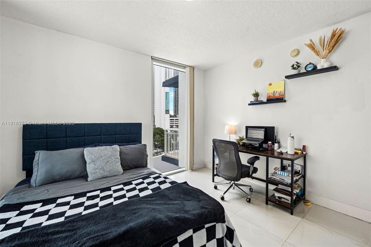 1800 Biscayne Plaza #708 image #9