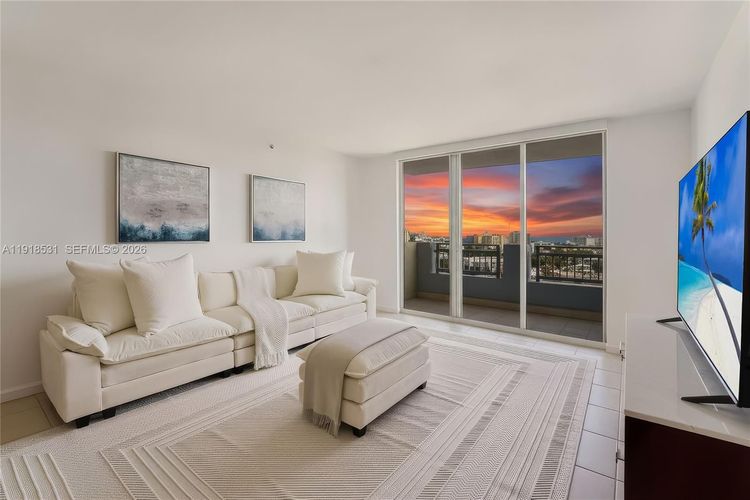 Yacht Club at Portofino #1209 image #7