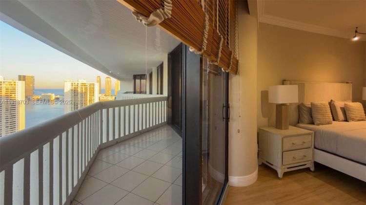 Williams Island 2000 #3004 image #32