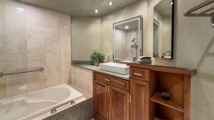 Williams Island 2000 #3004 image #34