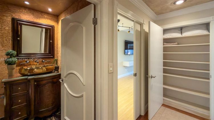 Williams Island 2000 #3004 image #37