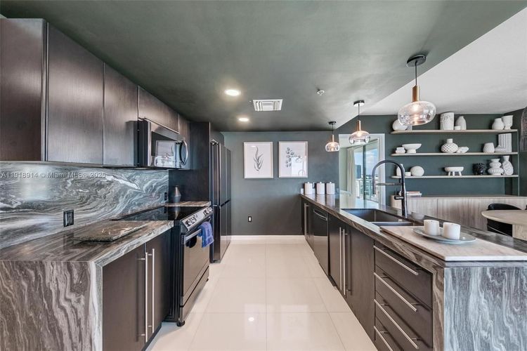 Onyx #1805 image #17